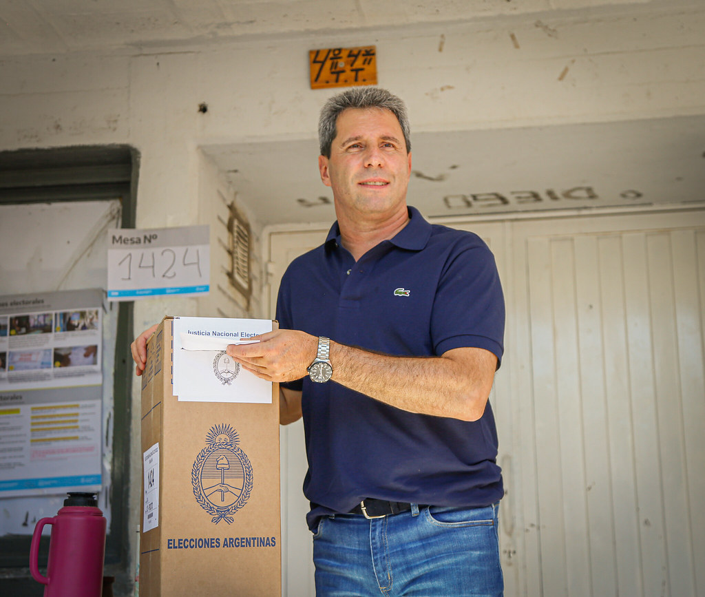 Sergio Uñac votó en Pocito: “La democracia se fortalece con el ejercicio al voto”