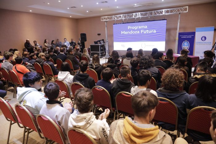 Más de 500 jóvenes se unen a Conectados por Mendoza Futura