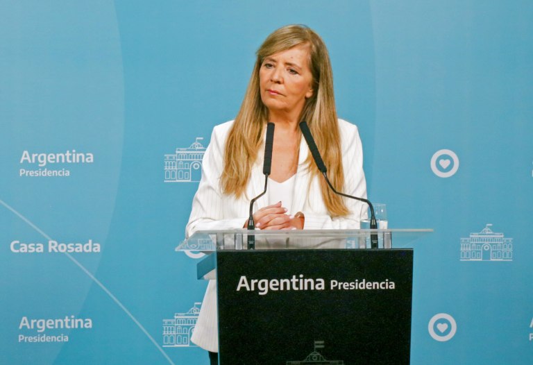 Portavoz presidencial niega la existencia de hambre en Argentina y descarta crisis económica